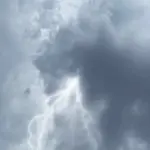4 milhões de raios em 2025: por que uma descarga atmosférica é tão prejudicial para rede de energia?