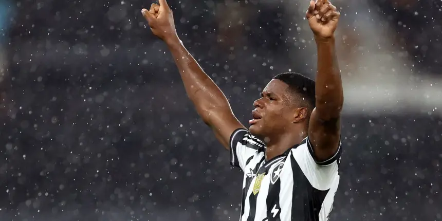 Panamenho José Kadir leva Botafogo à vitória no Brasileiro Panamenho José Kadir leva Botafogo à vitória no Brasileiro