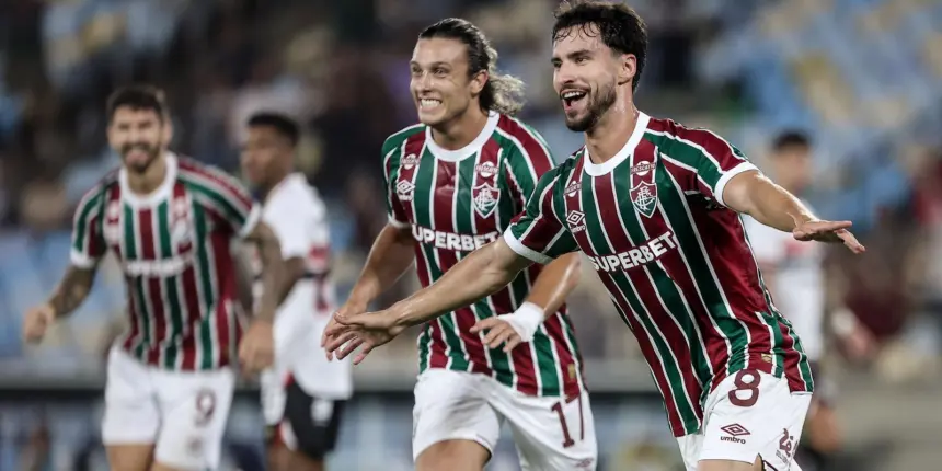 Fluminense goleia São Paulo e confirma presença na Copa Libertadores Fluminense goleia São Paulo e confirma presença na Copa Libertadores
