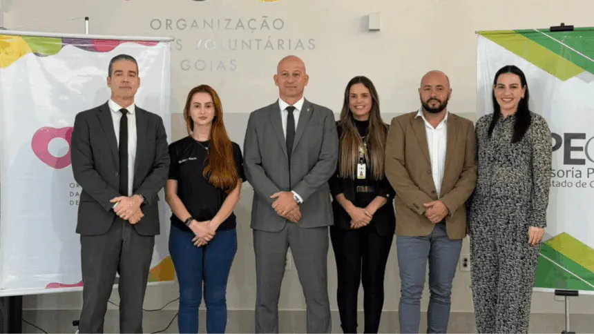 PCGO participa de solenidade de entrega de documentos a idosos assistidos pela instituição Vila Vida, em Goiânia PCGO participa de solenidade de entrega de documentos a idosos assistidos pela instituição Vila Vida, em Goiânia