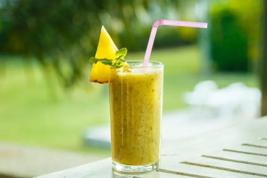 Casca de abacaxi: receitas práticas de chás e sucos para aproveitar ao máximo a fruta Casca de abacaxi: receitas práticas de chás e sucos para aproveitar ao máximo a fruta