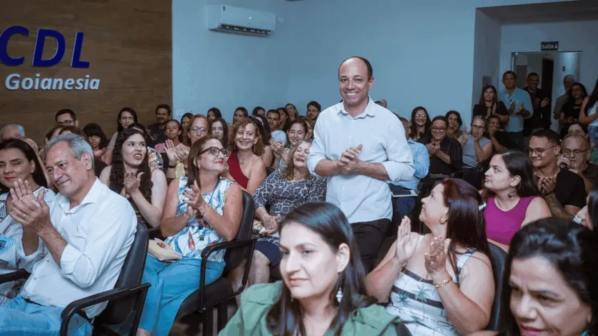 Bastante prestigiado pela comunidade de Goianésia, escritor Anderson Alcântara publica seu quarto livro Bastante prestigiado pela comunidade de Goianésia, escritor Anderson Alcântara publica seu quarto livro