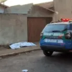 Homem é morto com golpes de faca em Jaraguá; suspeito é preso horas após o crime