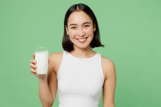 6 mitos e verdades sobre o consumo de leite e a saúde feminina