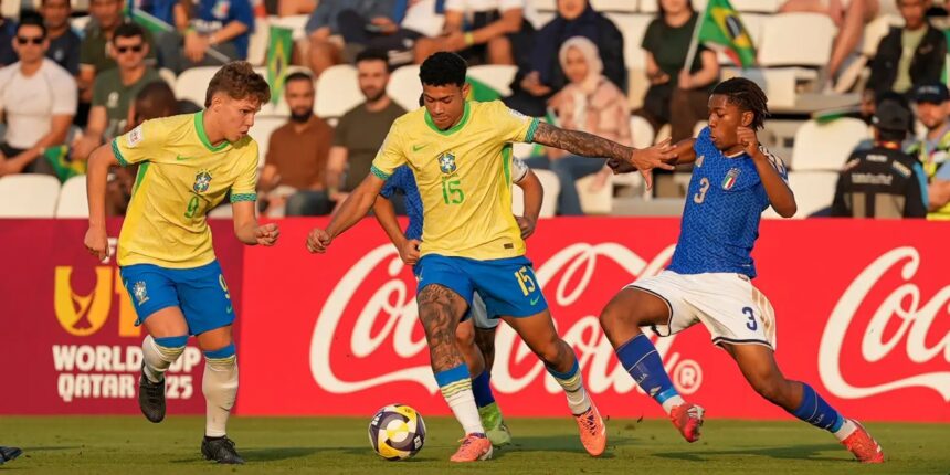 Brasil perde para Itália nos pênaltis e fica em 4º no Mundial Sub-17 Brasil perde para Itália nos pênaltis e fica em 4º no Mundial Sub-17