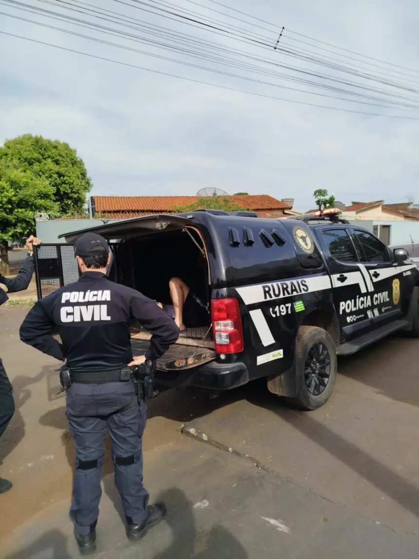 Polícia Civil prende investigados por roubo milionário e emboscada contra vítimas que tentavam recuperar maquinário Polícia Civil prende investigados por roubo milionário e emboscada contra vítimas que tentavam recuperar maquinário
