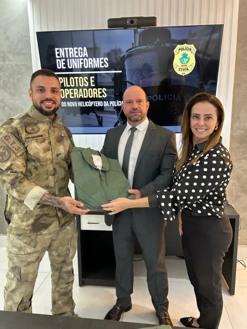 Direção-Geral da Polícia Civil realiza entrega de uniformes para pilotos e operadores aéreos – Policia Civil do Estado de Goiás
