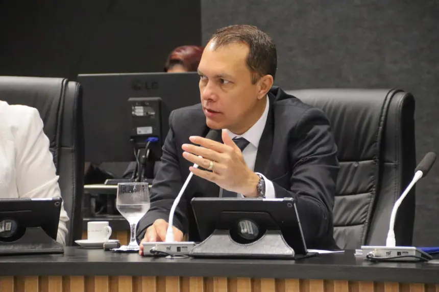 Emerson Autovip propõe educação financeira nas escolas municipais de Goianésia Emerson Autovip propõe educação financeira nas escolas municipais de Goianésia