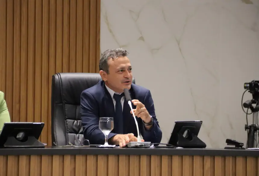 Vereador Marcos Pernambuco propõe sessão solene em homenagem aos 20 anos do curso de Direito da UNIEGO