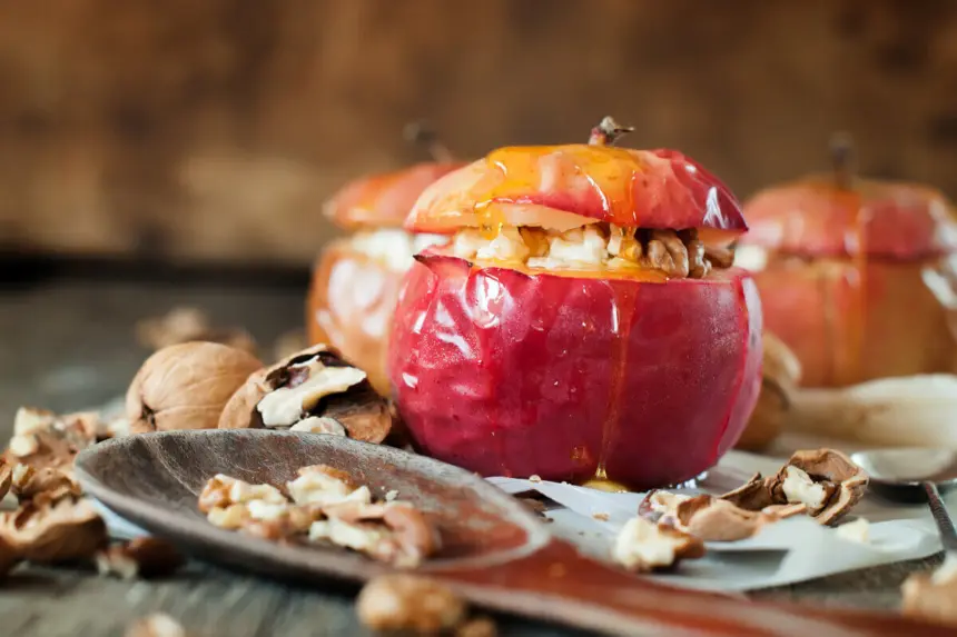 Sobremesas com maçã: 9 receitas para atrair sorte no Ano-Novo Sobremesas com maçã: 9 receitas para atrair sorte no Ano-Novo