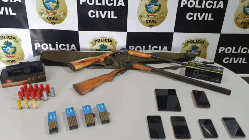 PC cumpre mandado e apreende armas de fogo, munições e aparelhos eletrônicos em Niquelândia PC cumpre mandado e apreende armas de fogo, munições e aparelhos eletrônicos em Niquelândia