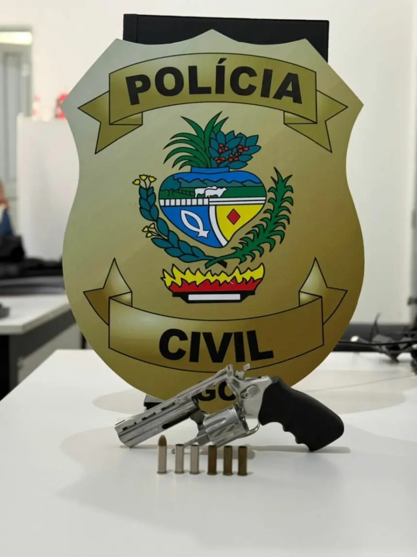 PCGO prende em flagrante homem por posse irregular de arma de fogo em Uruaçu – Policia Civil do Estado de Goiás PCGO prende em flagrante homem por posse irregular de arma de fogo em Uruaçu – Policia Civil do Estado de Goiás