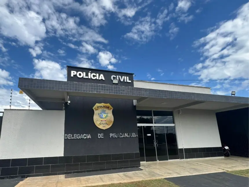 Polícia Civil cumpre mandado e apreende adolescente por diversos furtos a residências em Piracanjuba – Policia Civil do Estado de Goiás Polícia Civil cumpre mandado e apreende adolescente por diversos furtos a residências em Piracanjuba – Policia Civil do Estado de Goiás