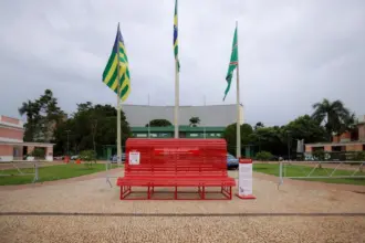 Banco Vermelho é inaugurado em Goiânia – símbolo representa combate à violência contra a mulher – Portal Goiás