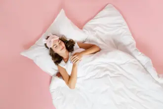 Como dormir melhor: 6 simpatias simples e eficazes para noites tranquilas