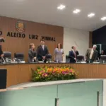 Câmara realiza homenagens com entrega de Comenda e Título de Cidadão