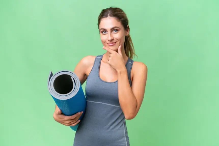 Pilates no dia a dia: 4 exercícios fáceis para fortalecer o corpo Pilates no dia a dia: 4 exercícios fáceis para fortalecer o corpo