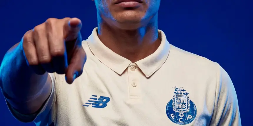 Porto anuncia contratação do zagueiro brasileiro Thiago Silva Porto anuncia contratação do zagueiro brasileiro Thiago Silva