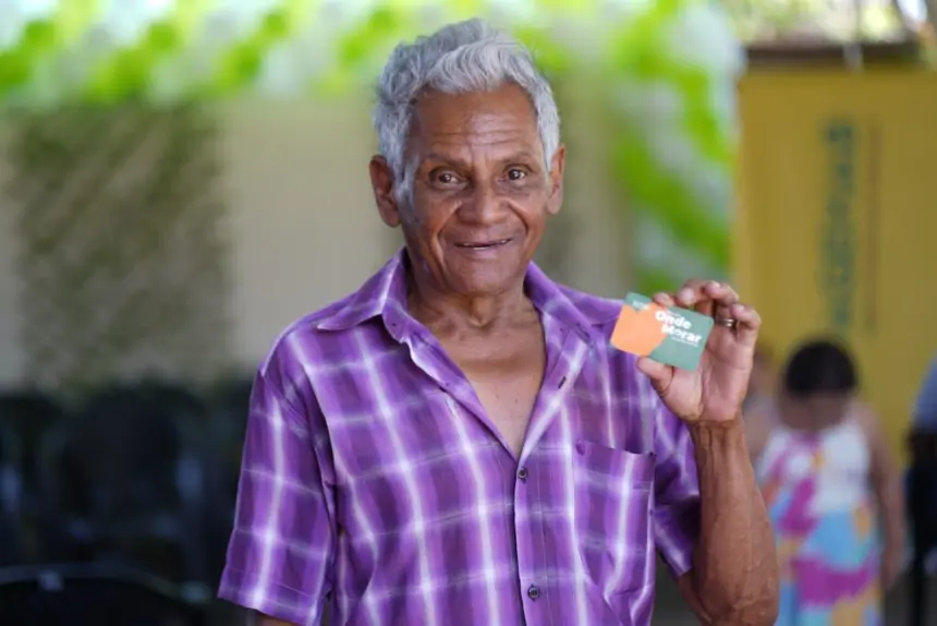 Famílias de Divinópolis são beneficiadas com Aluguel Social nesta segunda-feira Famílias de Divinópolis são beneficiadas com Aluguel Social nesta segunda-feira