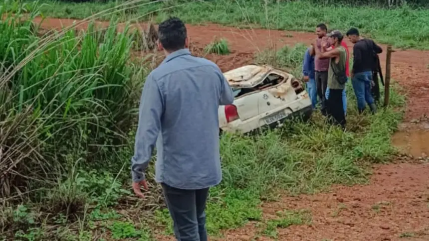 Bombeiro de Goianésia que estava de folga realiza resgate em grave acidente na GO-480 Bombeiro de Goianésia que estava de folga realiza resgate em grave acidente na GO-480