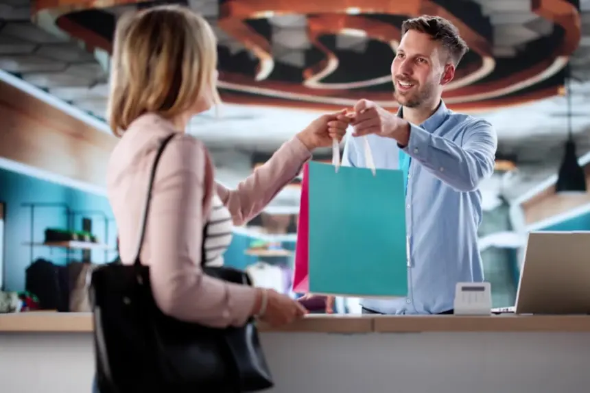 Como fidelizar clientes depois do pico de vendas: 4 estratégias eficazes Como fidelizar clientes depois do pico de vendas: 4 estratégias eficazes