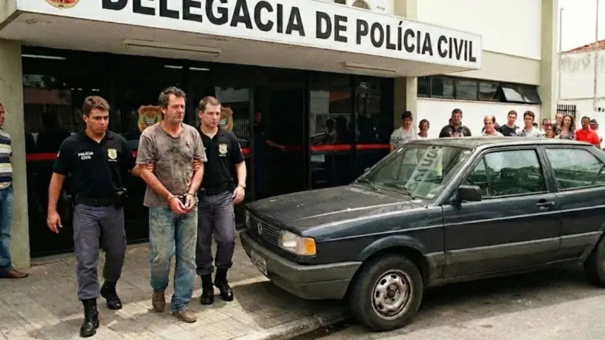 Homem é preso por embriaguez ao volante após estacionar em frente à delegacia Homem é preso por embriaguez ao volante após estacionar em frente à delegacia