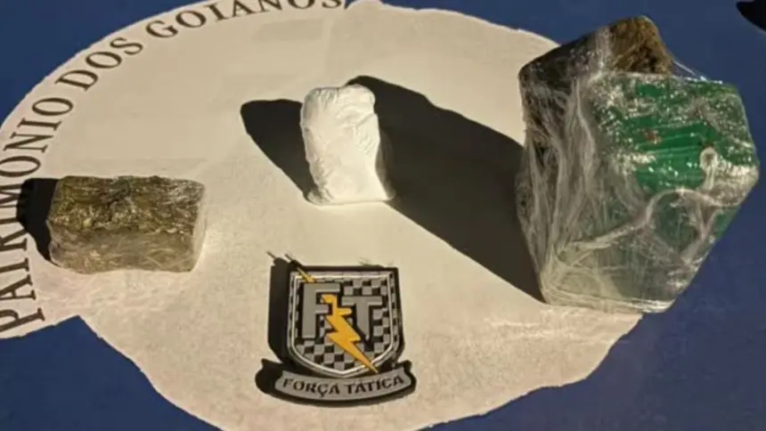 Mulher grávida é presa por tráfico de drogas no Setor Universitário Mulher grávida é presa por tráfico de drogas no Setor Universitário