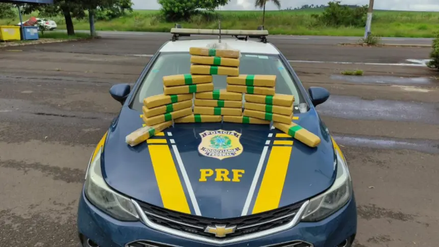 PRF apreende 20 kg de maconha em bagagem na BR-153 PRF apreende 20 kg de maconha em bagagem na BR-153