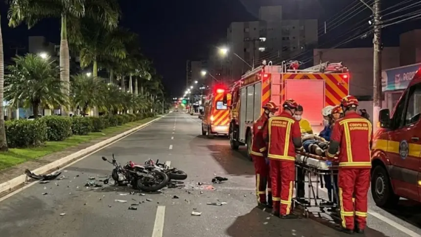 Queda de moto deixa vítima gravemente ferida na Avenida Pará Queda de moto deixa vítima gravemente ferida na Avenida Pará
