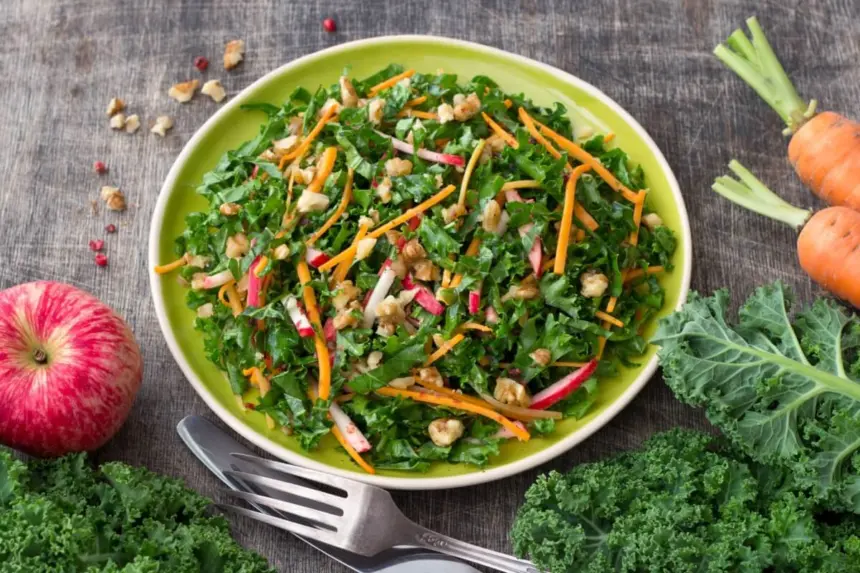 10 saladas detox e refrescantes para iniciar a semana 10 saladas detox e refrescantes para iniciar a semana