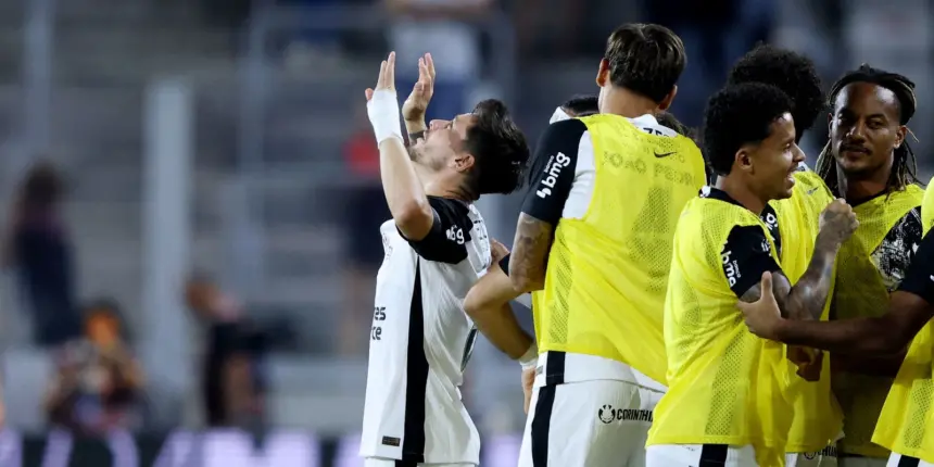 Corinthians é eficiente e derrota Athletico na Arena da Baixada Corinthians é eficiente e derrota Athletico na Arena da Baixada