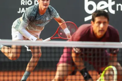 João Fonseca e Marcelo Melo avançam para semifinal do Rio Open