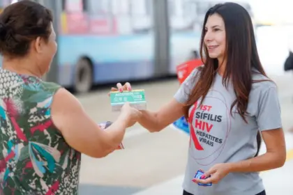 Saúde lança campanha para prevenção às ISTs/aids em terminais e rodovias