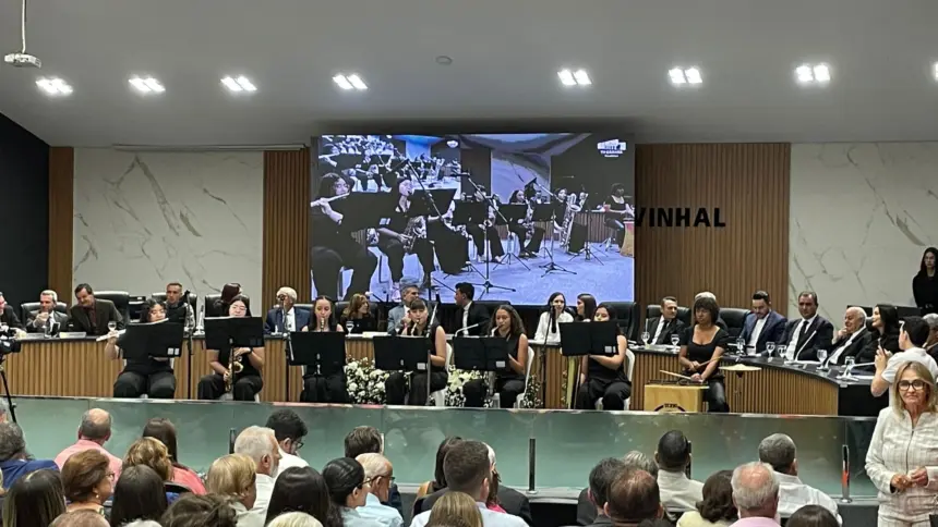 70 Anos de Gratidão: Câmara de Goianésia homenageia quem ajudou a construir sua história 70 Anos de Gratidão: Câmara de Goianésia homenageia quem ajudou a construir sua história