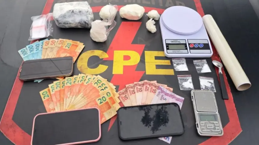 CPE Goianésia prende duas mulheres por tráfico de drogas CPE Goianésia prende duas mulheres por tráfico de drogas