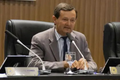 Vereador Gesmar da Silva solicita melhorias estruturais na Farmácia Municipal de Goianésia