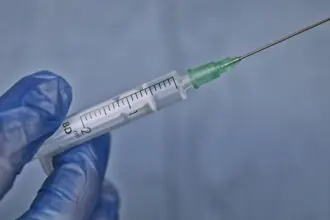 Anvisa alerta para riscos de uso indevido de preenchedores dérmicos