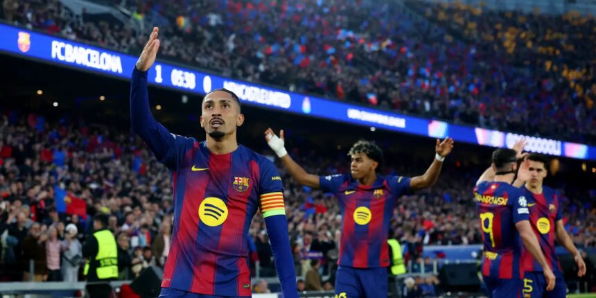 Raphinha marca dois em goleada do Barcelona na Liga dos Campeões Raphinha marca dois em goleada do Barcelona na Liga dos Campeões