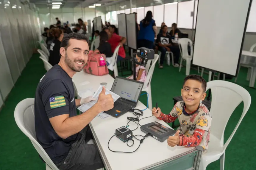 Goiás Social leva benefícios e serviços aos moradores de Senador Canedo Goiás Social leva benefícios e serviços aos moradores de Senador Canedo