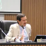Vereador Gesmar José solicita rotatória ou lombada eletrônica em frente à escola no Bairro Primavera