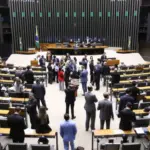 Câmara aprova projeto que libera spray de pimenta para autodefesa de mulheres