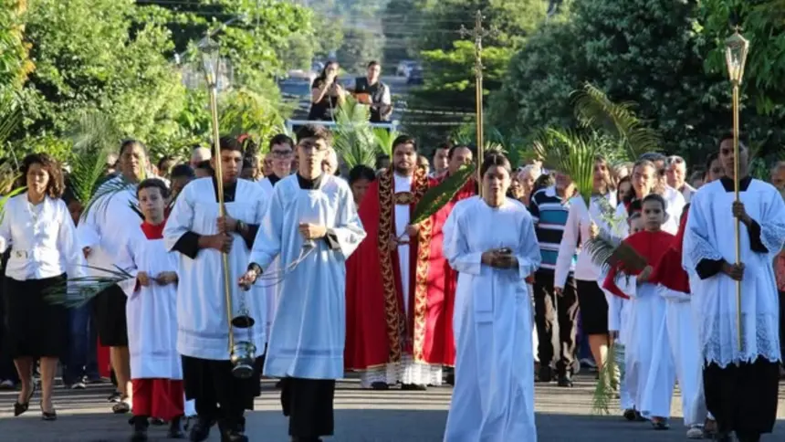 Domingo de Ramos marca início da Semana Santa e reúne milhares de fiéis em Goianésia Domingo de Ramos marca início da Semana Santa e reúne milhares de fiéis em Goianésia