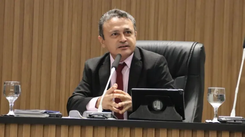 Vereador Marcos Pernambuco pede revitalização da quadra de esportes ao lado do Corpo de Bombeiros