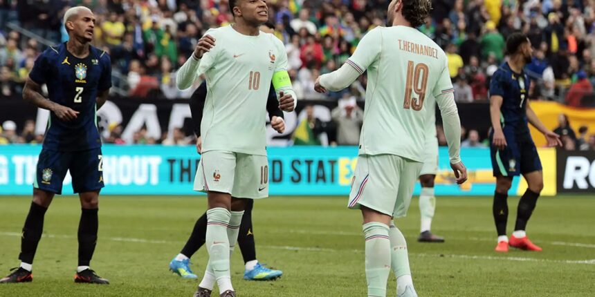 França assume liderança do ranking da Fifa; Brasil cai para 6ª posição França assume liderança do ranking da Fifa; Brasil cai para 6ª posição
