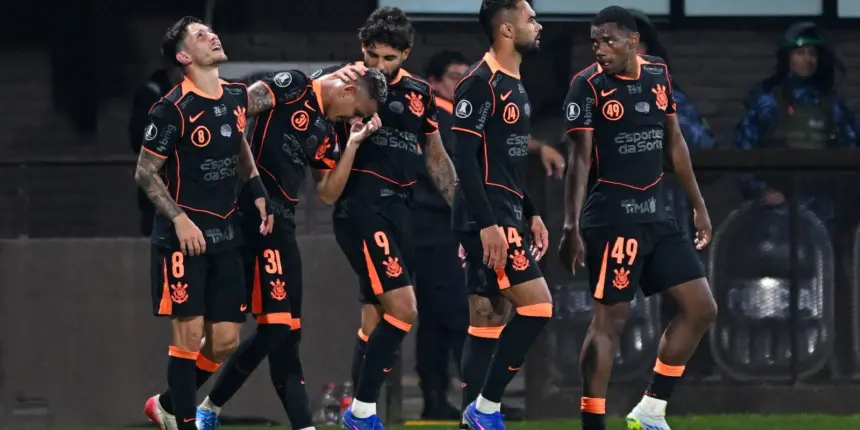 Corinthians derrota Platense na Libertadores na estreia de Diniz Corinthians derrota Platense na Libertadores na estreia de Diniz