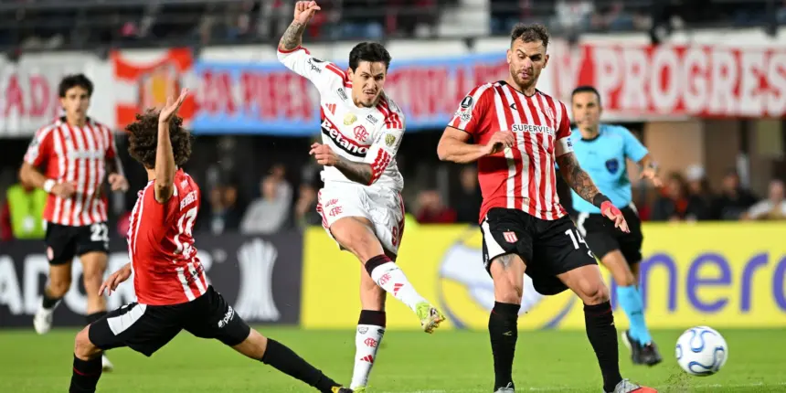 Libertadores: Flamengo segura empate com Estudiantes na Argentina Libertadores: Flamengo segura empate com Estudiantes na Argentina