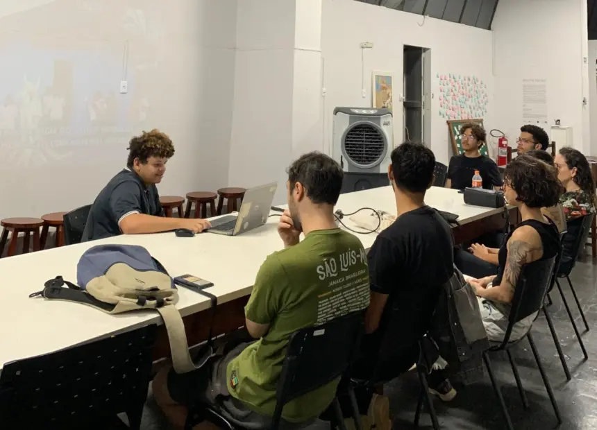 Escola de Artes Visuais abre agenda de abril com atividades culturais Escola de Artes Visuais abre agenda de abril com atividades culturais