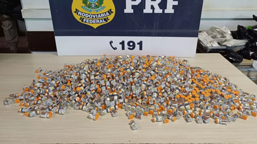 PRF realiza maior apreensão de medicamentos para emagrecimento em Goiás PRF realiza maior apreensão de medicamentos para emagrecimento em Goiás