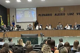 Câmara aprova melhorias na iluminação da Avenida Contorno, nas proximidades do Feirão