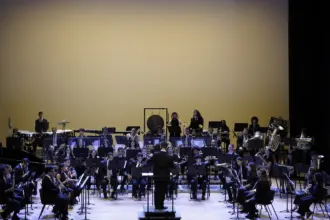 Banda Sinfônica faz concerto gratuito com convidados no Teatro Basileu França